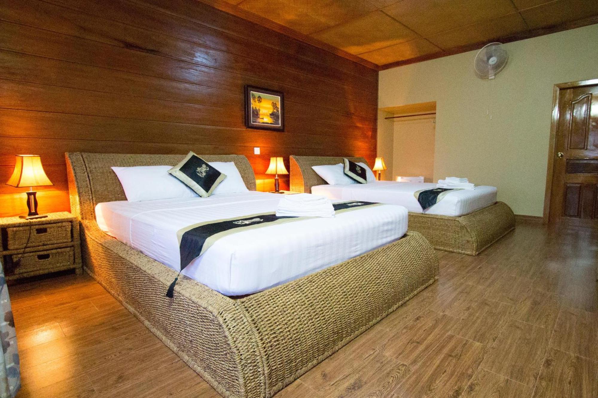 Atmaland Resort Kep Habitación foto
